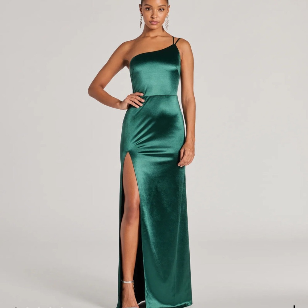 Windsor One-Shoulder Green Gown